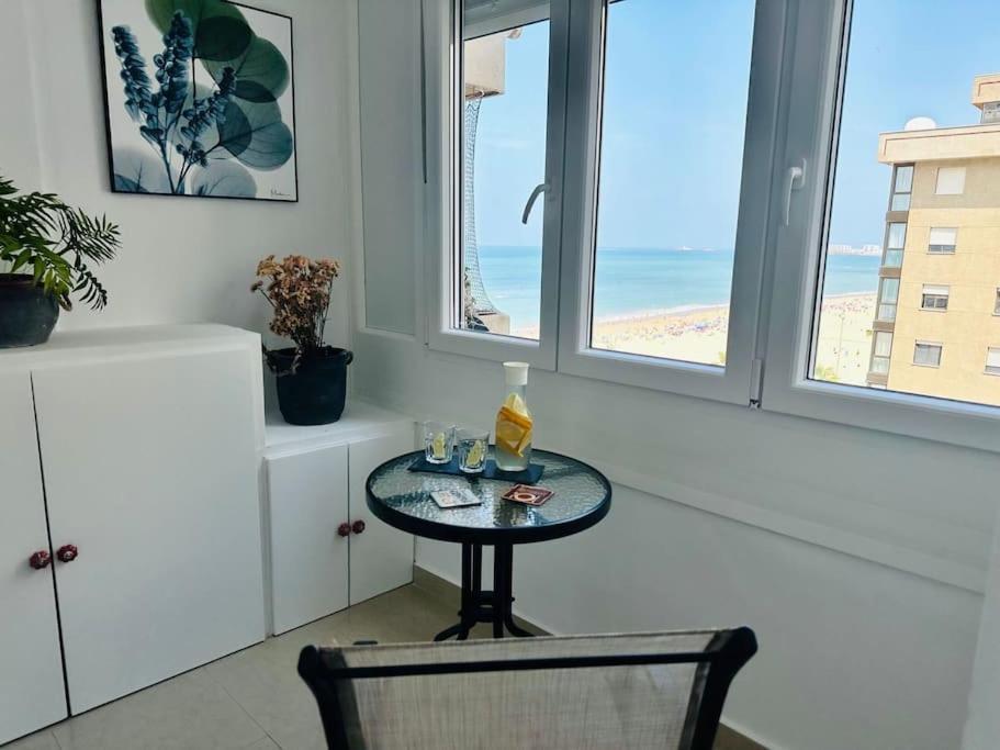 Apartamento A Pie De Playa. Cadiz Exterior photo